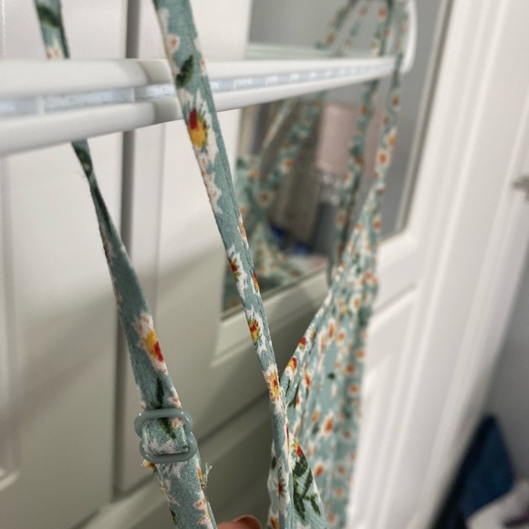 Sage green floral dress with spaghetti straps - Picture 1 of 3